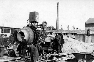 Construction of Oskar Schindler's armaments factory...
