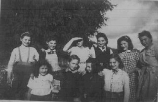 Jóvenes refugiados judíos, en una ruta de escape de...