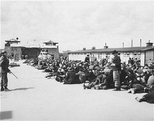 Survivants du camp de concentration de Mauthausen après...