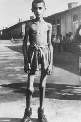 Orphelin de 13 ans, rescapé du camp de concentration...