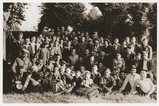 Group portrait of Jewish displaced youth at the OSE...