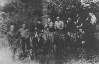 Un grupo de miembros judíos de la resistencia, pertenecientes...