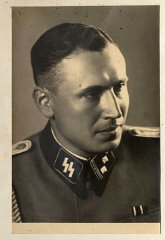 Obersturmführer Karl Höcker, el 21 de junio de 1944...