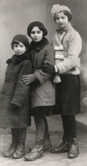 Regina (left) with sisters Krysia and Hania.