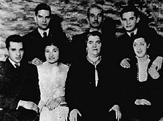صورة لعائلة روزنبلات في بولندا في الفترة بين الحربين...